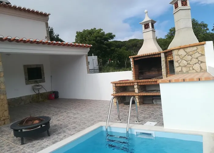 Semesterbostad Montejunto Villas-casa Do Esquilo