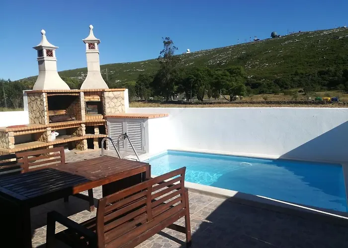 Semesterbostad Montejunto Villas-casa Do Esquilo