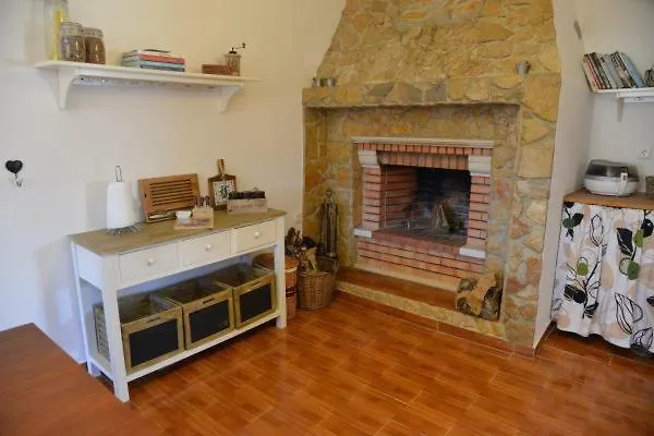 Semesterbostad Montejunto Villas-casa Do Esquilo *